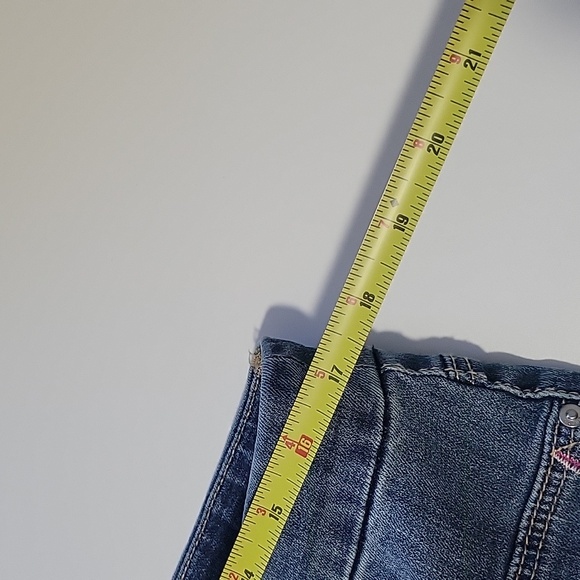 Chico's Blue Embroidered Cropped Jeans Sz 2.5 - Picture 6 of 16